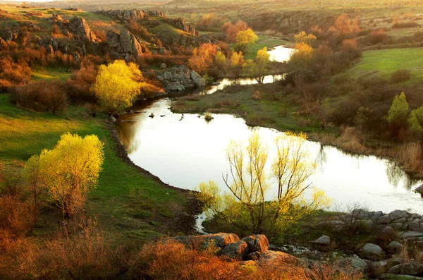 Zonsondergang op de mertvovod rivier — Stockfoto