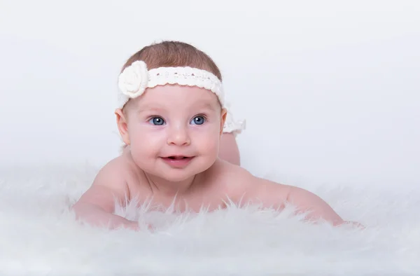 幸せ, 笑みを浮かべて赤ちゃんの女の子 — ストック写真