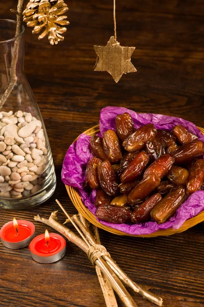 Basket of dates — Stock Photo, Image