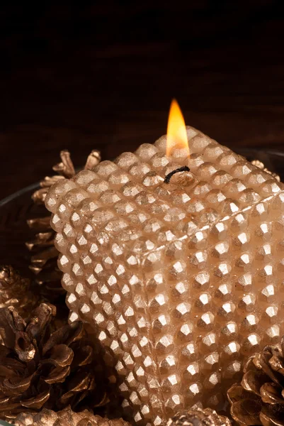Элегантная рождественская свеча — стоковое фото