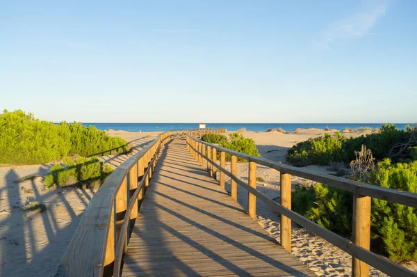 Fußgängerbrücke. — Stockfoto