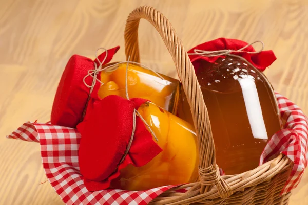 Harvest basket — Stock Photo, Image