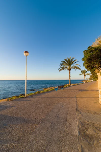 Passeio pela praia do Mediterrâneo — Fotografia de Stock