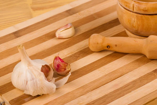 Garlic and mortar — Stock Photo, Image