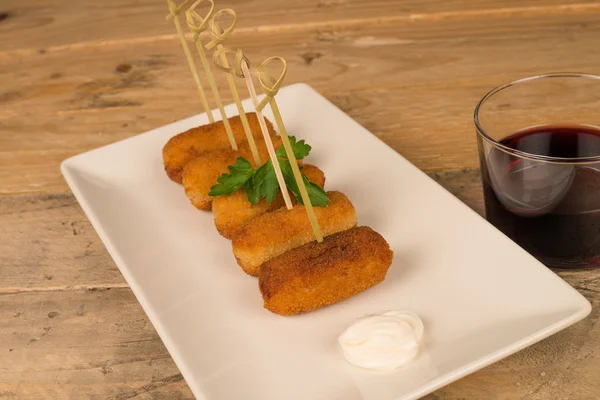 Frisch gebratene Kroketten — Stockfoto