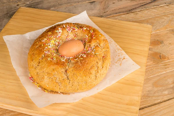 Freshly baked Easter cake — Stock Photo, Image