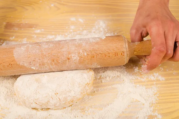 Working with a rolling pin — Stock Photo, Image