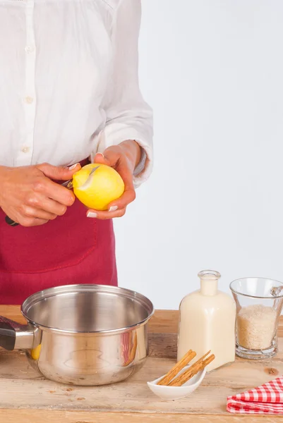 Limón para un budín de arroz — Foto de Stock