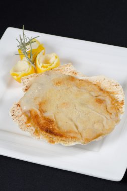 tamamen kızarmış midye