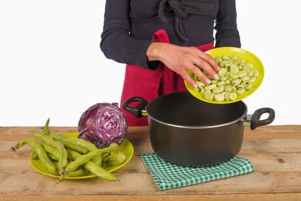 Matlagning med grönsaker — Stockfoto