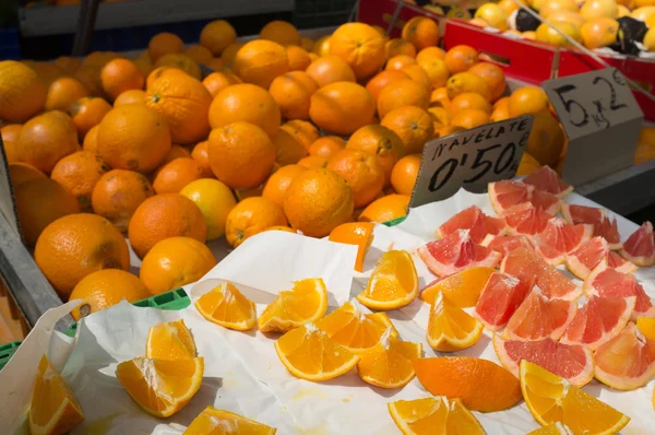 Laranjas e toranjas — Fotografia de Stock