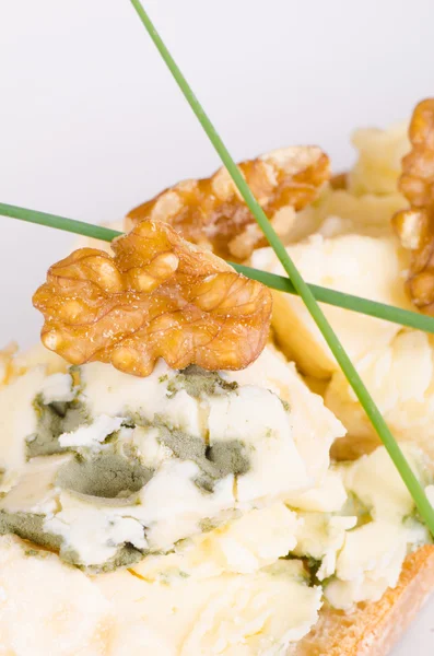 Blue cheese canape — Stock Photo, Image