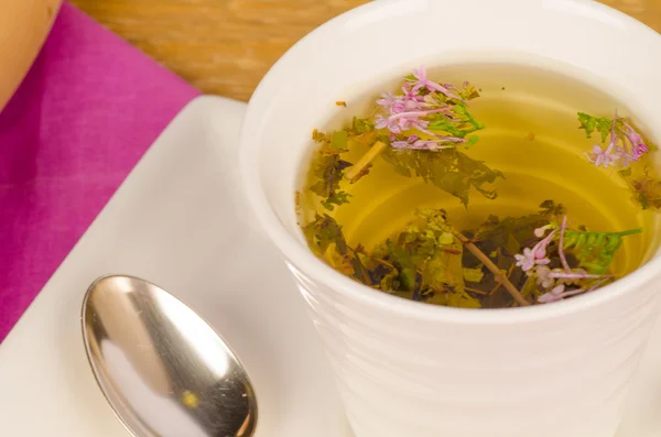 Травяной чай крупным планом — стоковое фото