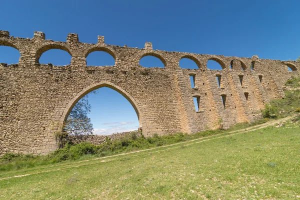 Classic aqueduct — Stock Photo, Image