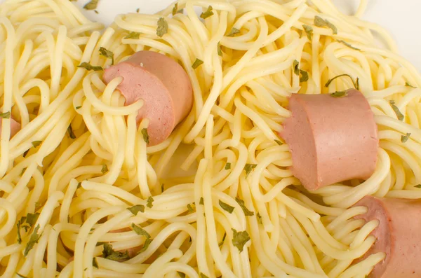 Espaguetis con salchichas — Foto de Stock