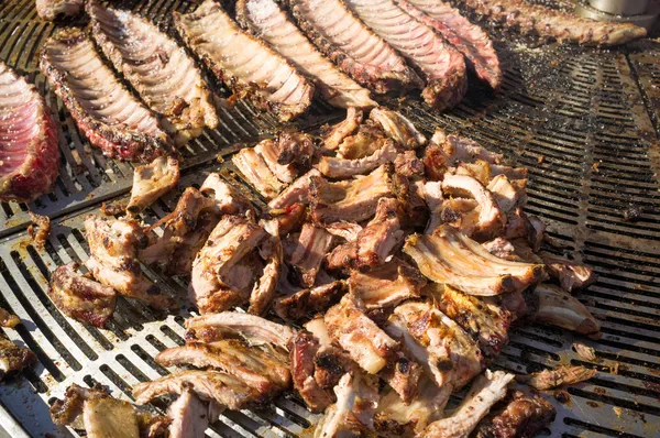 Grilling pork ribs — Stock Photo, Image