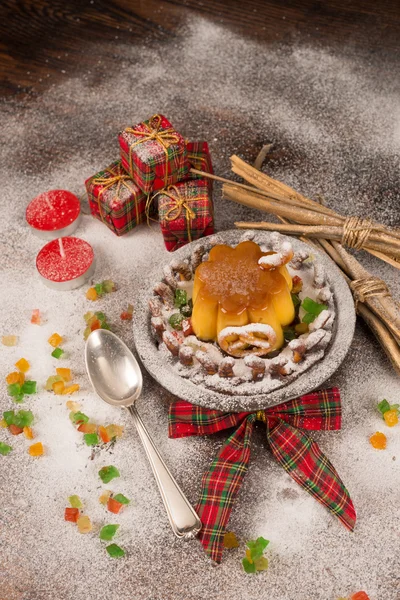 Gesneeuwde huis dessert — Stockfoto