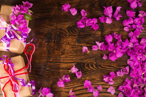 Valentijn bloemen en prestents — Stockfoto