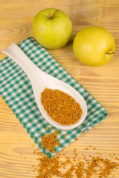 Pólen para pequeno-almoço — Fotografia de Stock