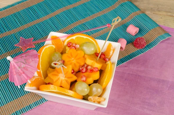 Salada de frutas para crianças — Fotografia de Stock