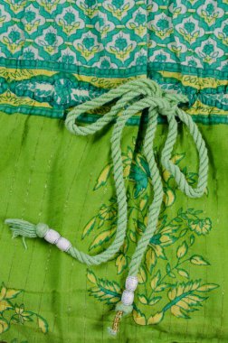 Yeşil kumaş