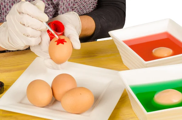 Painting easter eggs — Stock Photo, Image