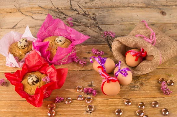 Ovos e mona de Pascua — Fotografia de Stock