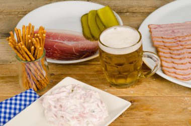 Muhtelif doyurucu atıştırmalıklar