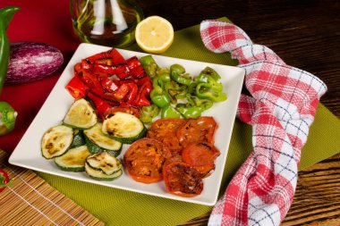 Kızarmış sebzeler