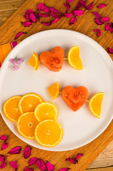 Fruit skewers — Stock Photo, Image