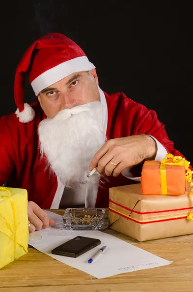 Santa cigarette break — Stock Photo, Image