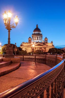 Aziz Petersburg. - Rusya. Aziz Isaac Katedrali. Rusya 'nın mimarisi. St. Isaac Meydanı. Petersburg 'un mimarisi.