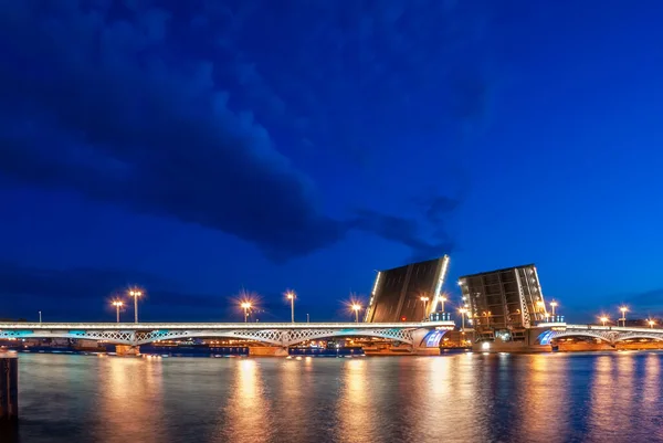 San Pietroburgo Russia Bancario Del Fiume Neva Ponte Levatoio Nelle — Foto Stock