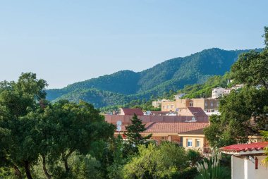 Tossa De Mar, Katalonya, İspanya. Barselona yakınlarındaki resim gibi küçük bir kasaba. Ünlü turizm merkezi Costa Brava.
