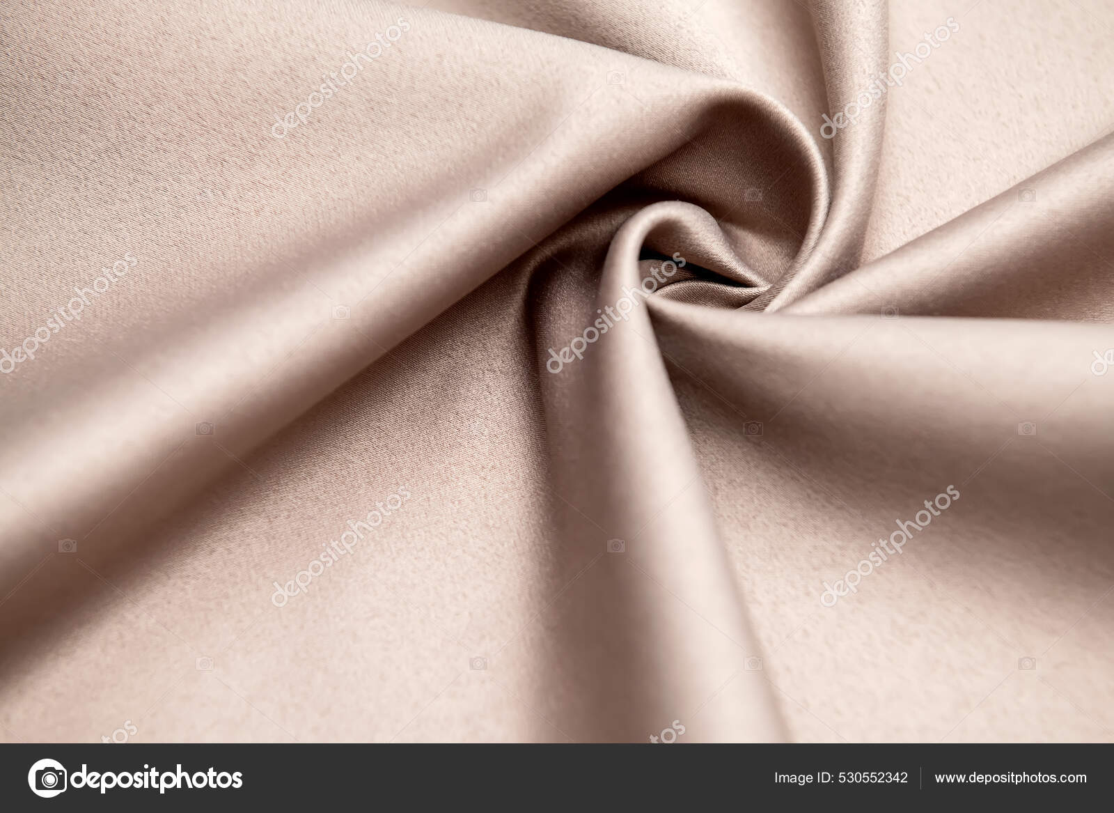 婚纱和晚礼服用缎子布赤身裸体的阴影——图库图片© Andrey_Ivanov #530552342, image size:1600x1167