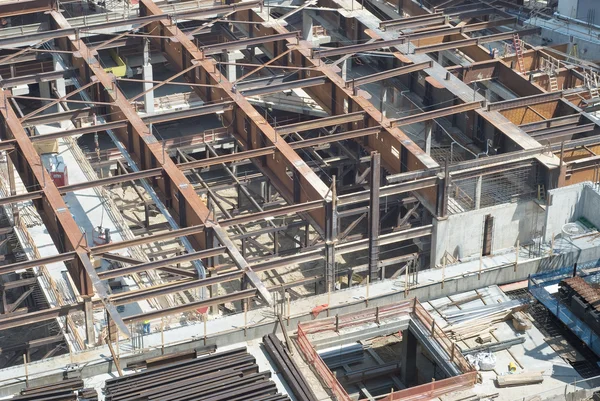 Local de construção com vigas de aço — Fotografia de Stock