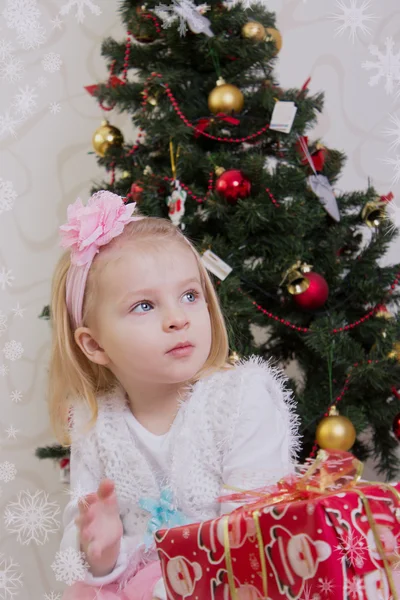 Menina no Natal — Fotografia de Stock