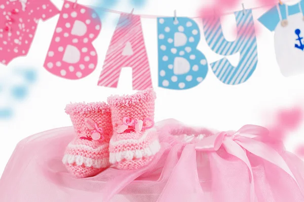 Χαριτωμένο μωρό στοιχείο με το μωρό λέξη και ροζ παντόφλες — Φωτογραφία Αρχείου