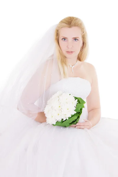 Sposa bionda con bouquet isolato su bianco — Foto Stock