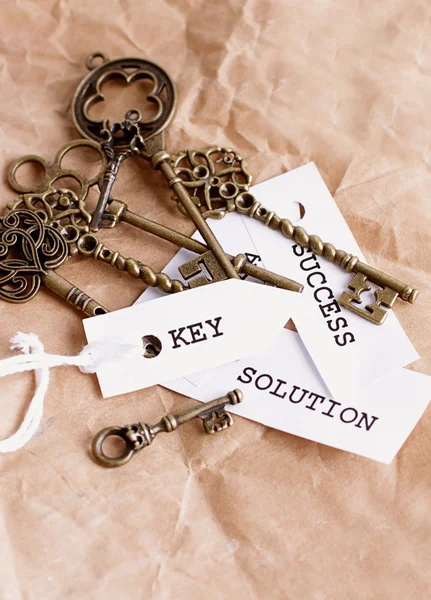 Some vintage keys with motivation words — Stock Photo, Image