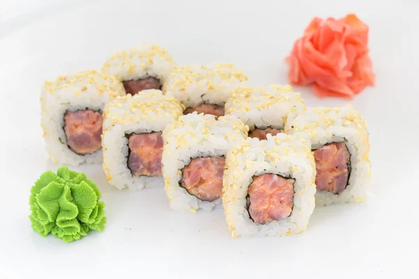 Japanska köket - sushi och rullar — Stockfoto