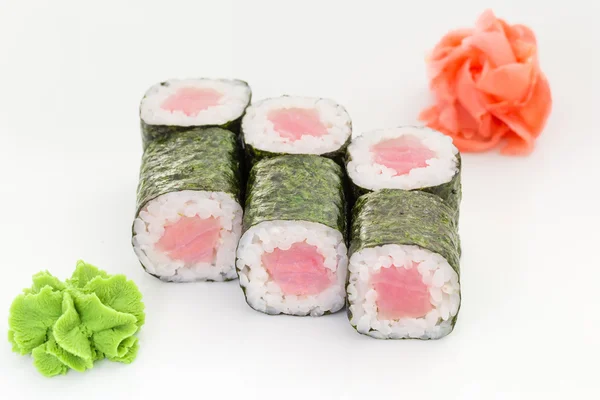 Japanska köket - sushi och rullar — Stockfoto