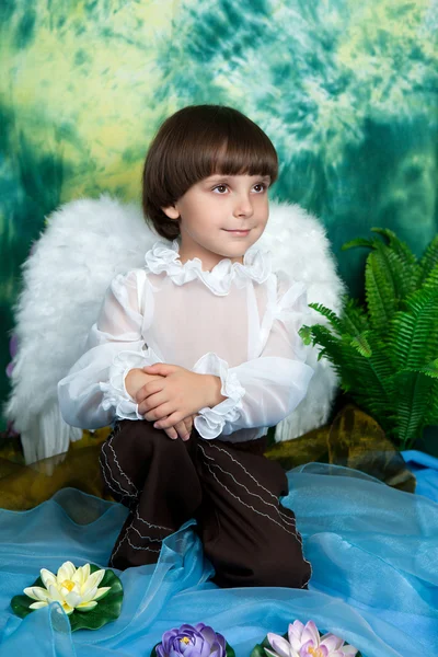 Hezký kluk s angel wings — Stock fotografie