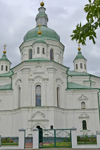 Kościół Przemienienia Pańskiego Velikiye Sorochintsy Jest Jednym Przykładów Architektury Kościoła — Zdjęcie stockowe