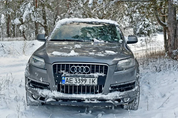 Ukraine Novomoskovsk 2021 Large Suv Audi Snowy Forest Snowdrifts — Stock Photo, Image
