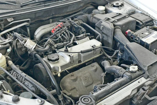 Bir Arabanın Motor Bölmesi Motor — Stok fotoğraf
