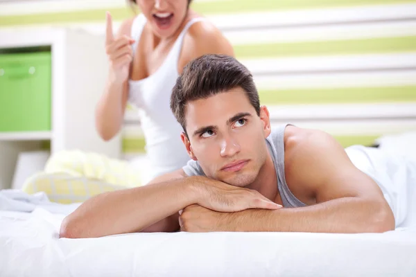 Couple in bedroom having conflict — Stock Photo, Image