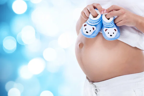 Zwangere vrouw verwachten jongen — Stockfoto