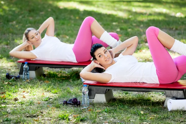 Women exercise in park — Stock Photo, Image
