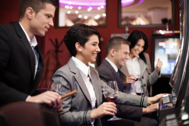 Genç üzerinde slot makineleri kumar